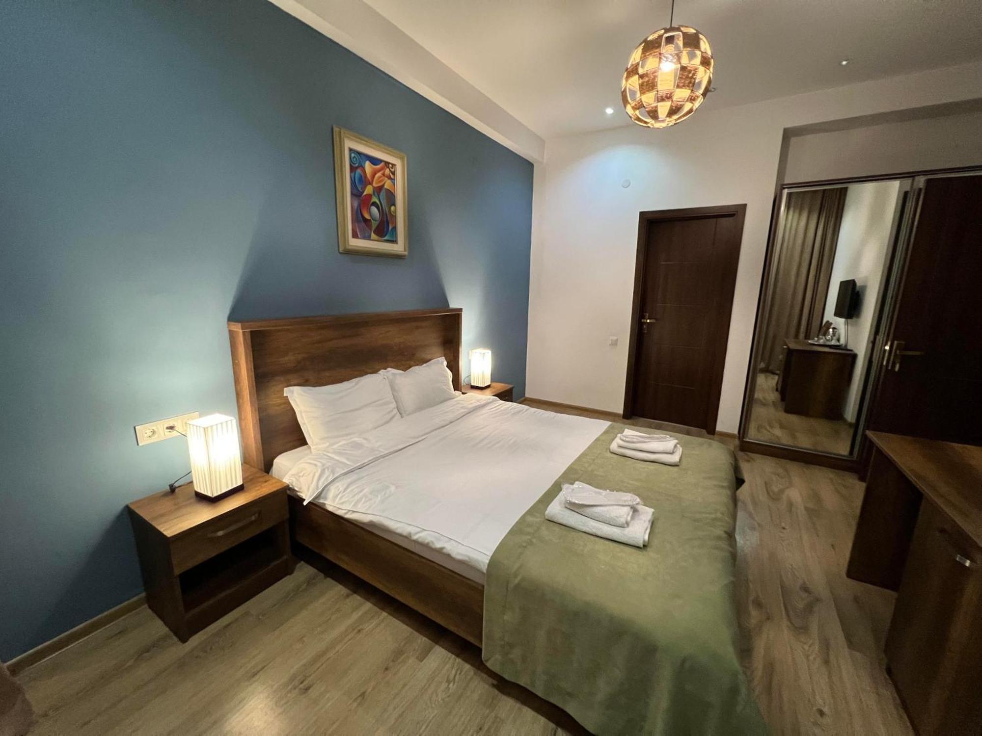 Hotel King Tom Tbilisi Eksteriør billede