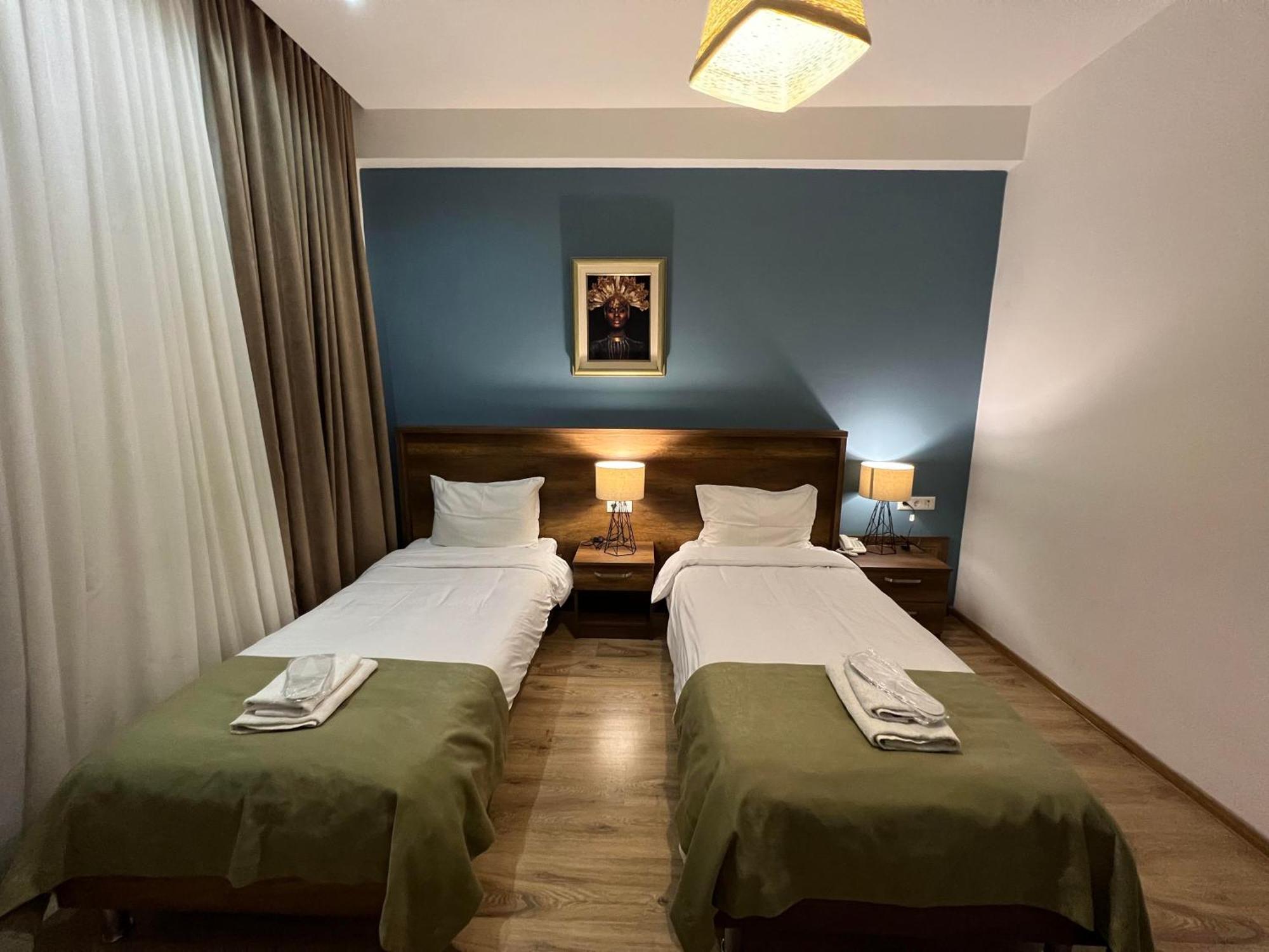 Hotel King Tom Tbilisi Eksteriør billede