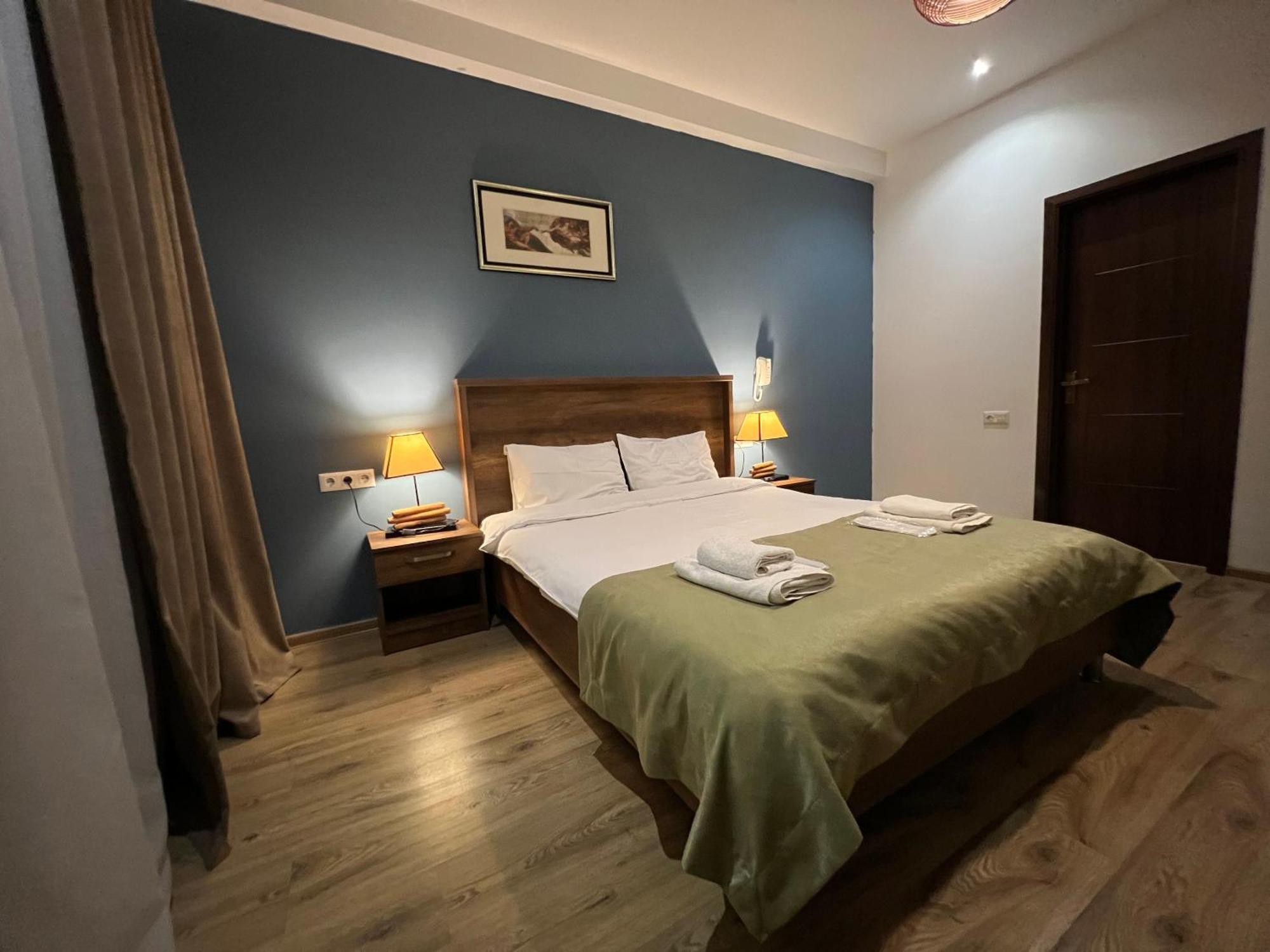Hotel King Tom Tbilisi Eksteriør billede