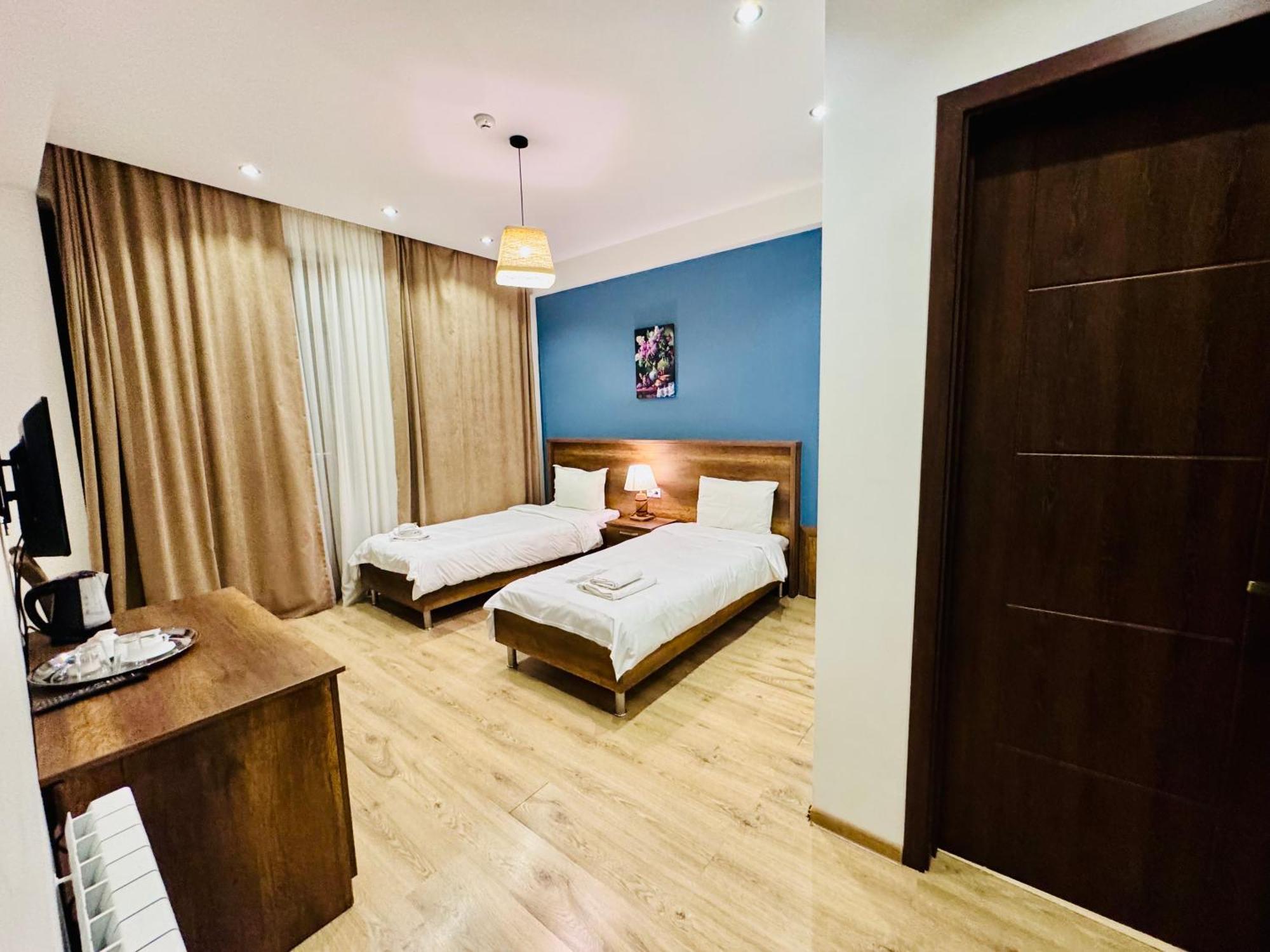 Hotel King Tom Tbilisi Eksteriør billede