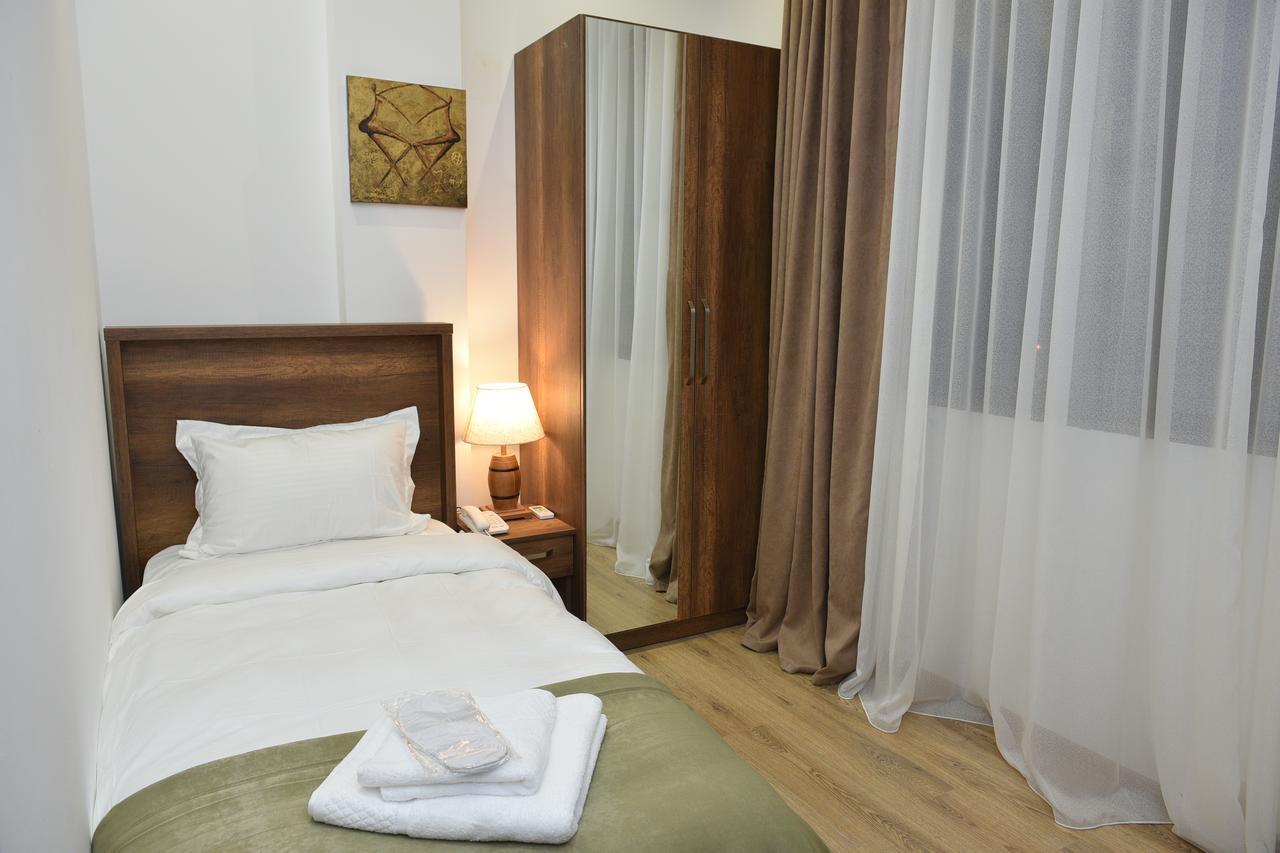 Hotel King Tom Tbilisi Eksteriør billede