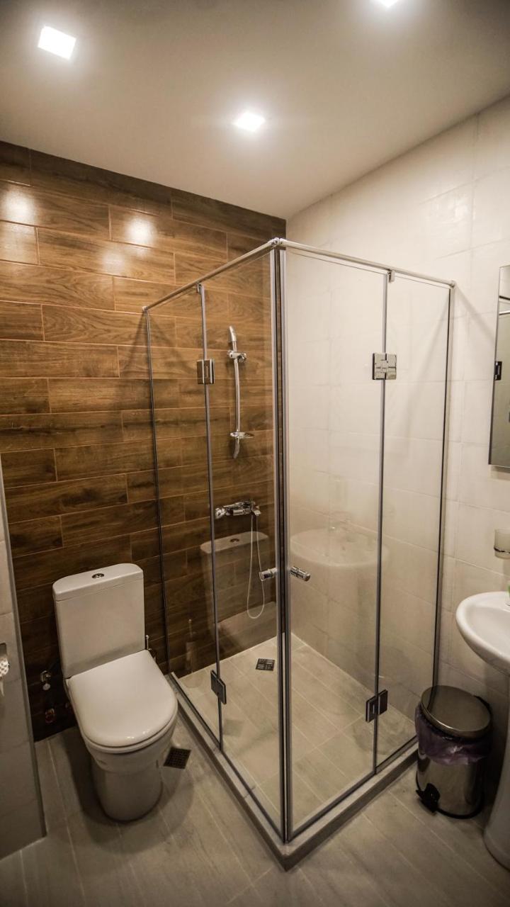 Hotel King Tom Tbilisi Eksteriør billede