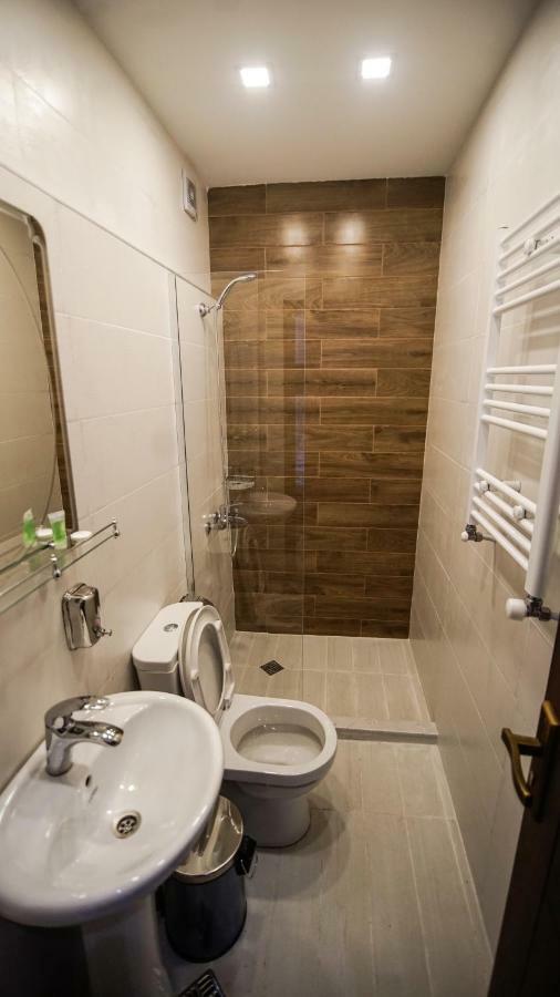 Hotel King Tom Tbilisi Eksteriør billede